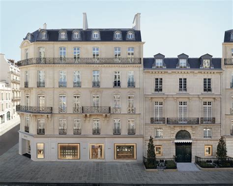 dior the legendary 30 avenue montaigne